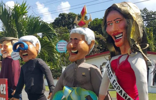 hese large replicas have various names, including muñecos de año viejo (old year dolls), muñecos judas (judas dolls), or simply muñecos (dolls). The dolls are a way to ring in the new year in the area. Muñecos are typically made with a wood or metal frame, old clothes, and stuffed with leaves and firecrackers. They are then thrown into a bonfire on the strike of midnight on New Years’.