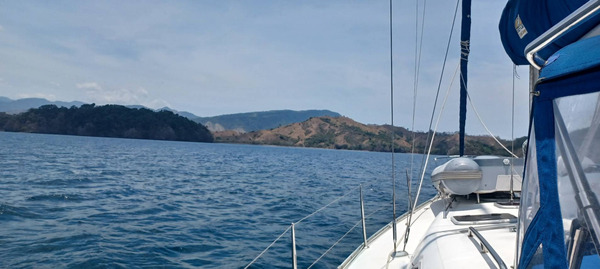pointing into Punta Naranjo anchorage