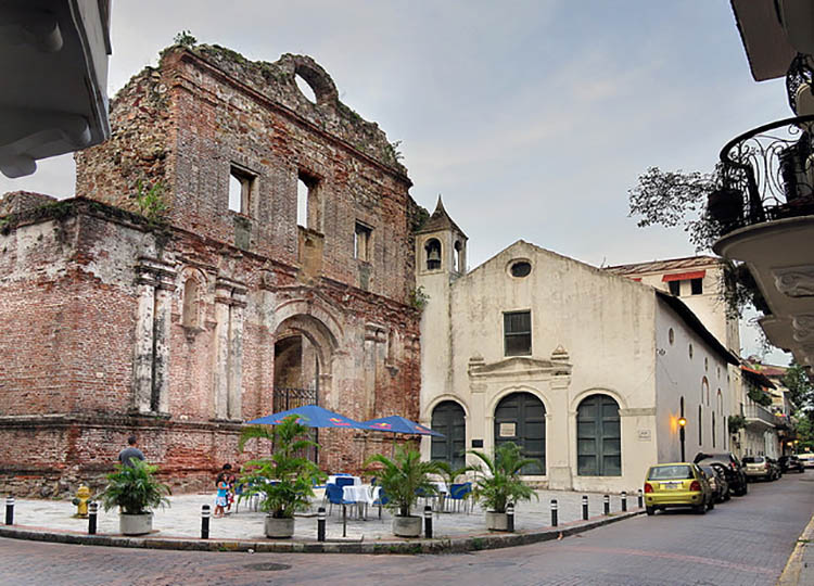 Convento Arco Chato Casco Viejo Panama